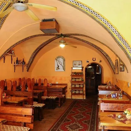 Mini Hotel Abraka & Apartments