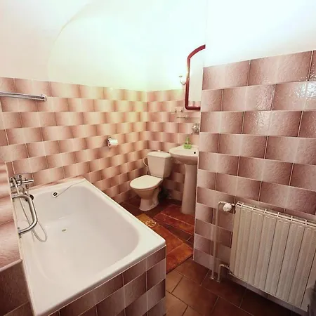 Mini Hotel Abraka & Apartments