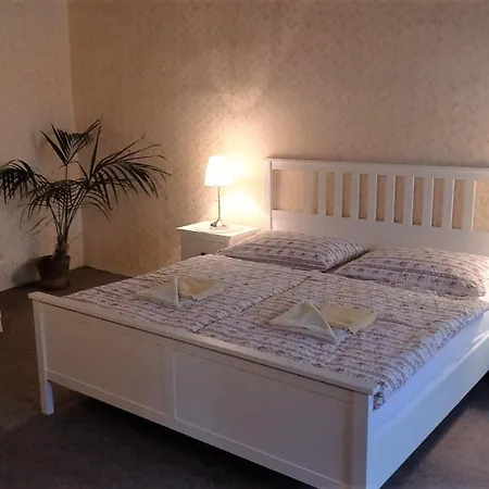 Mini Hotel Abraka & Apartments 4*