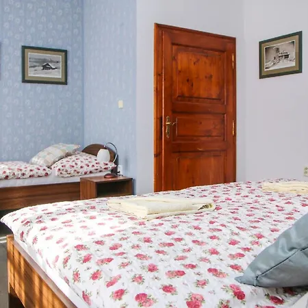 Mini Hotel Abraka & Apartments Aparthotel