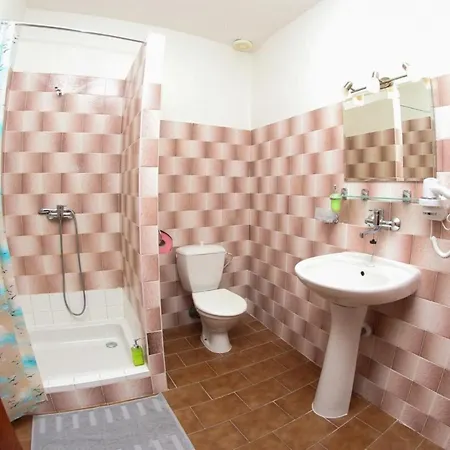 Mini Hotel Abraka & Apartments Aparthotel