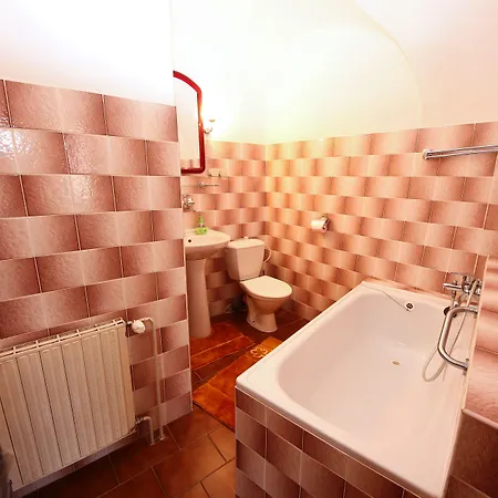 Mini Hotel Abraka & Apartments